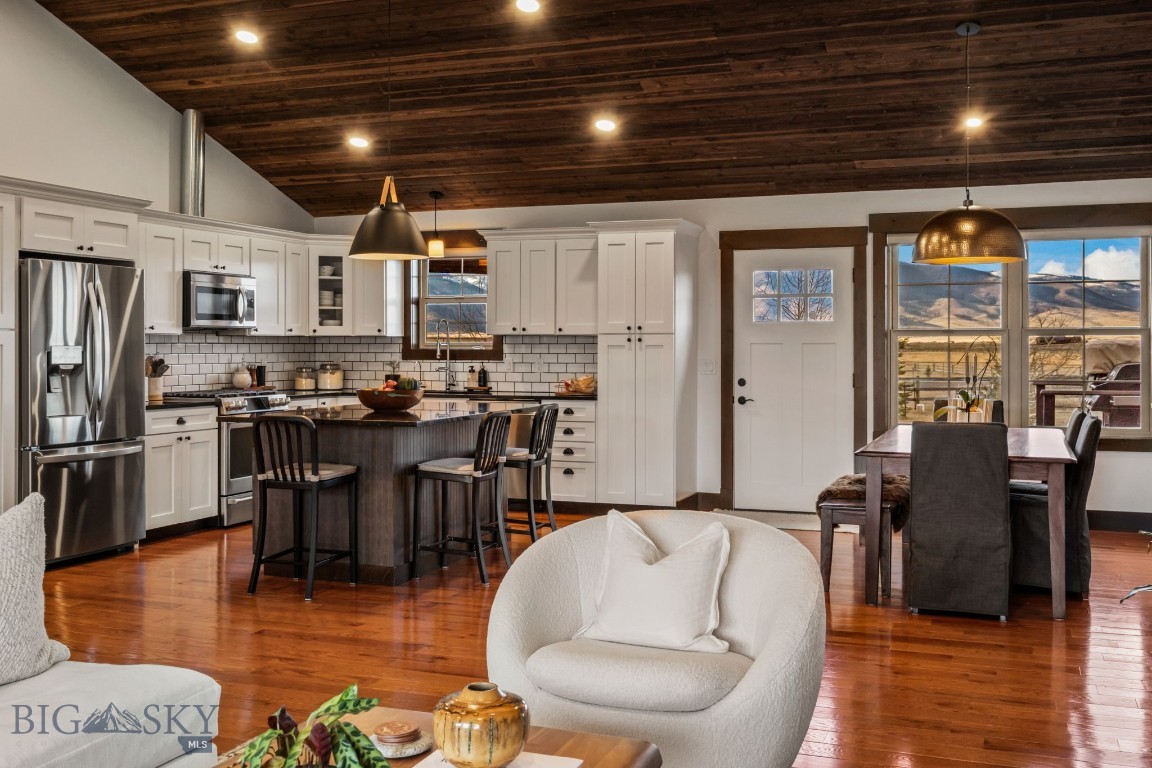 27 Obsidian Lane