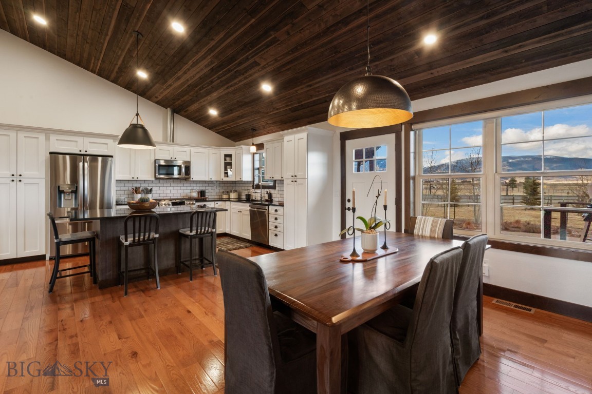 27 Obsidian Lane