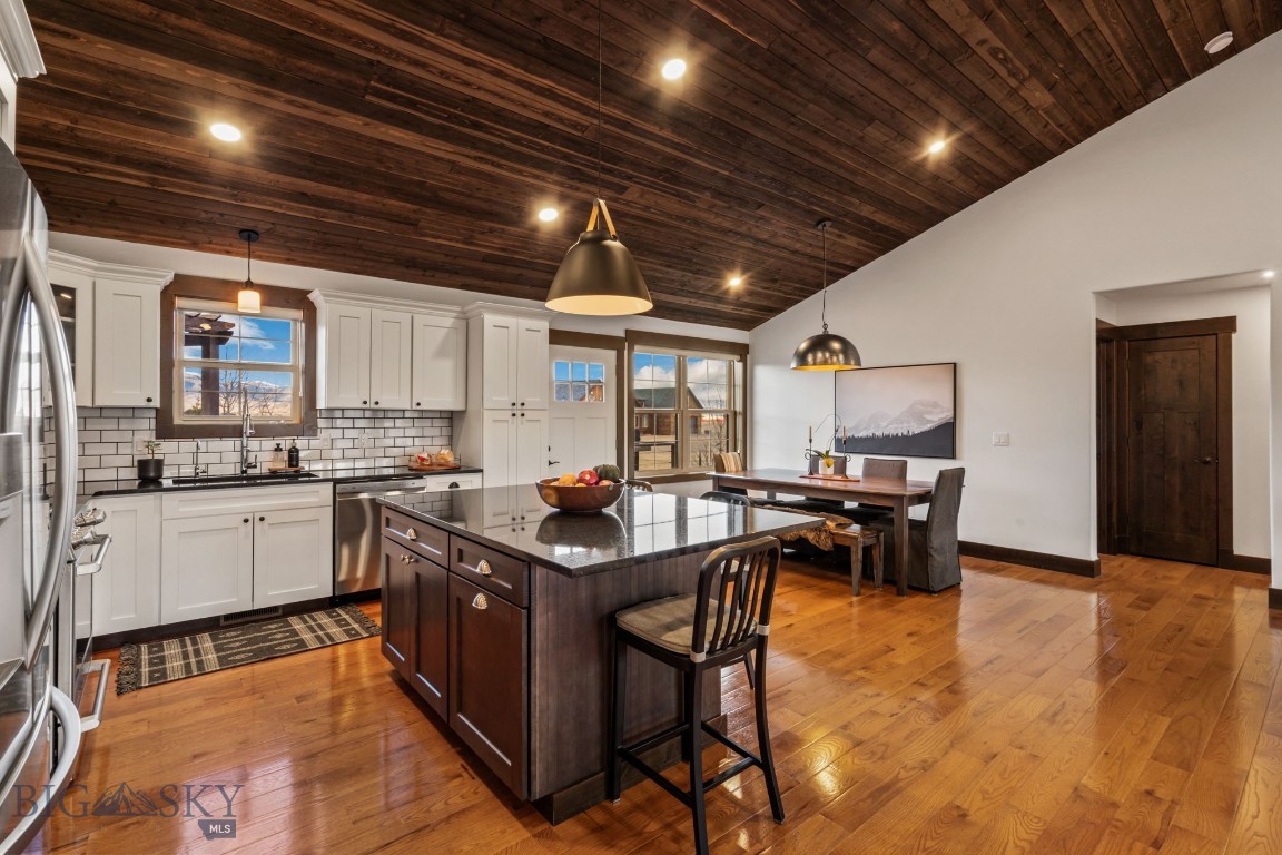27 Obsidian Lane