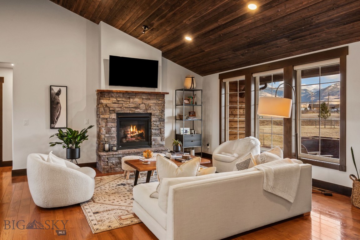 27 Obsidian Lane