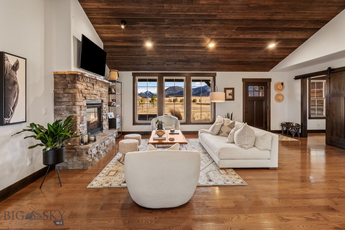 27 Obsidian Lane