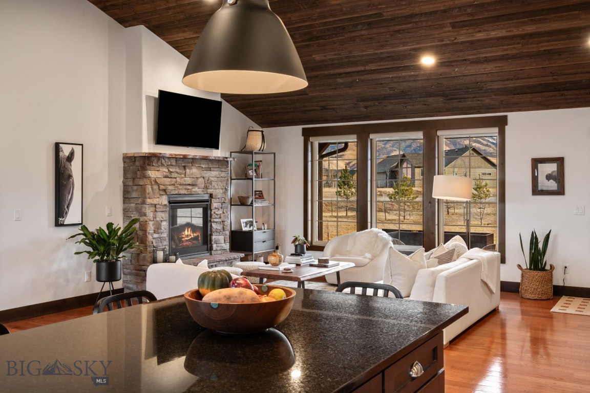 27 Obsidian Lane