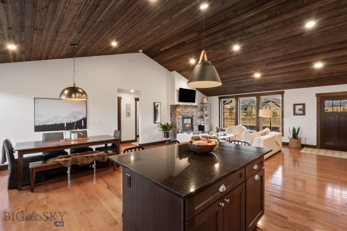 27 Obsidian Lane