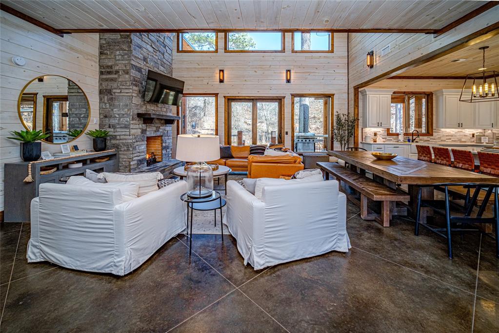 940 W Eagle Mountain Trail