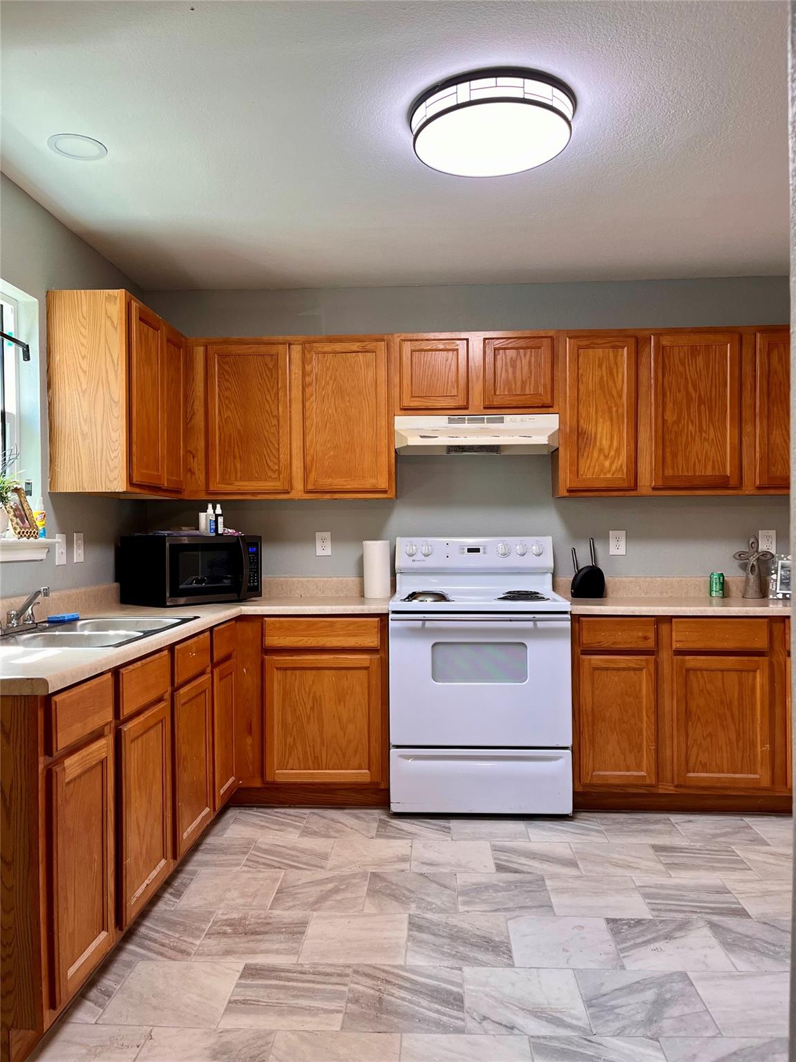821 W 15th Street
