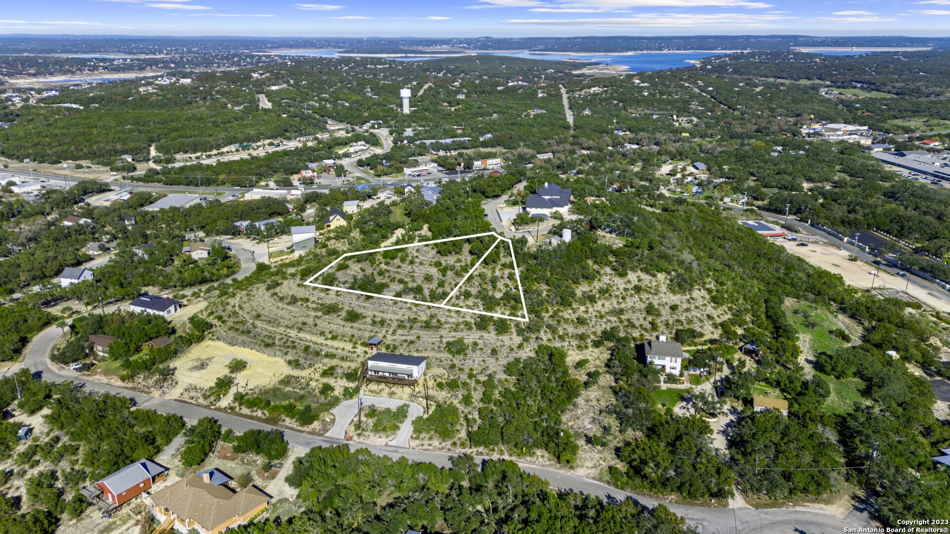 811 & 817 LEXINGTON PASS