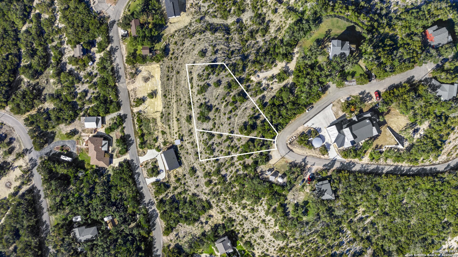 811 & 817 LEXINGTON PASS