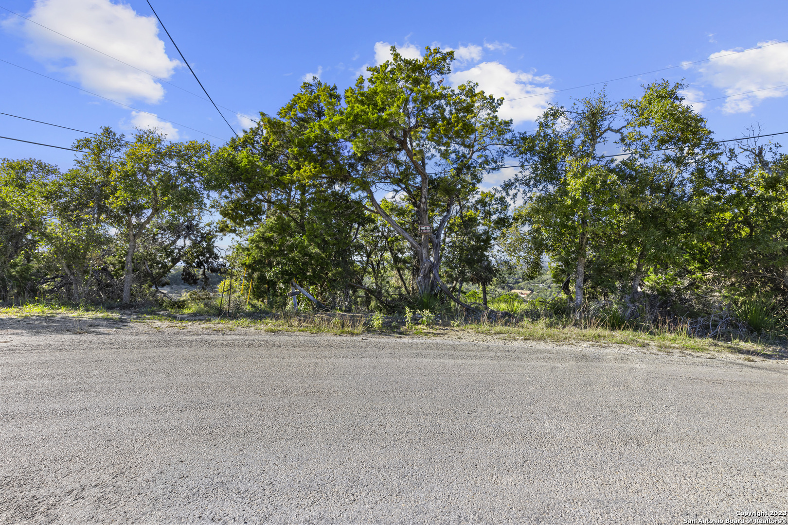 811 & 817 LEXINGTON PASS