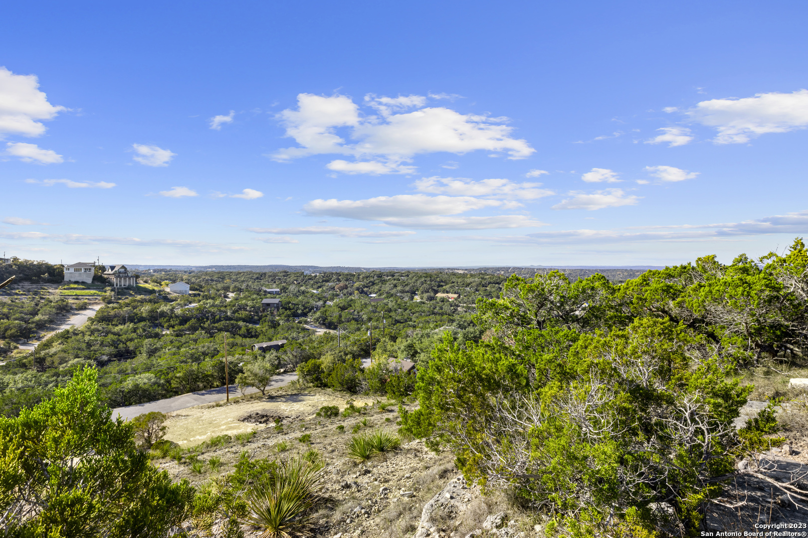 811 & 817 LEXINGTON PASS