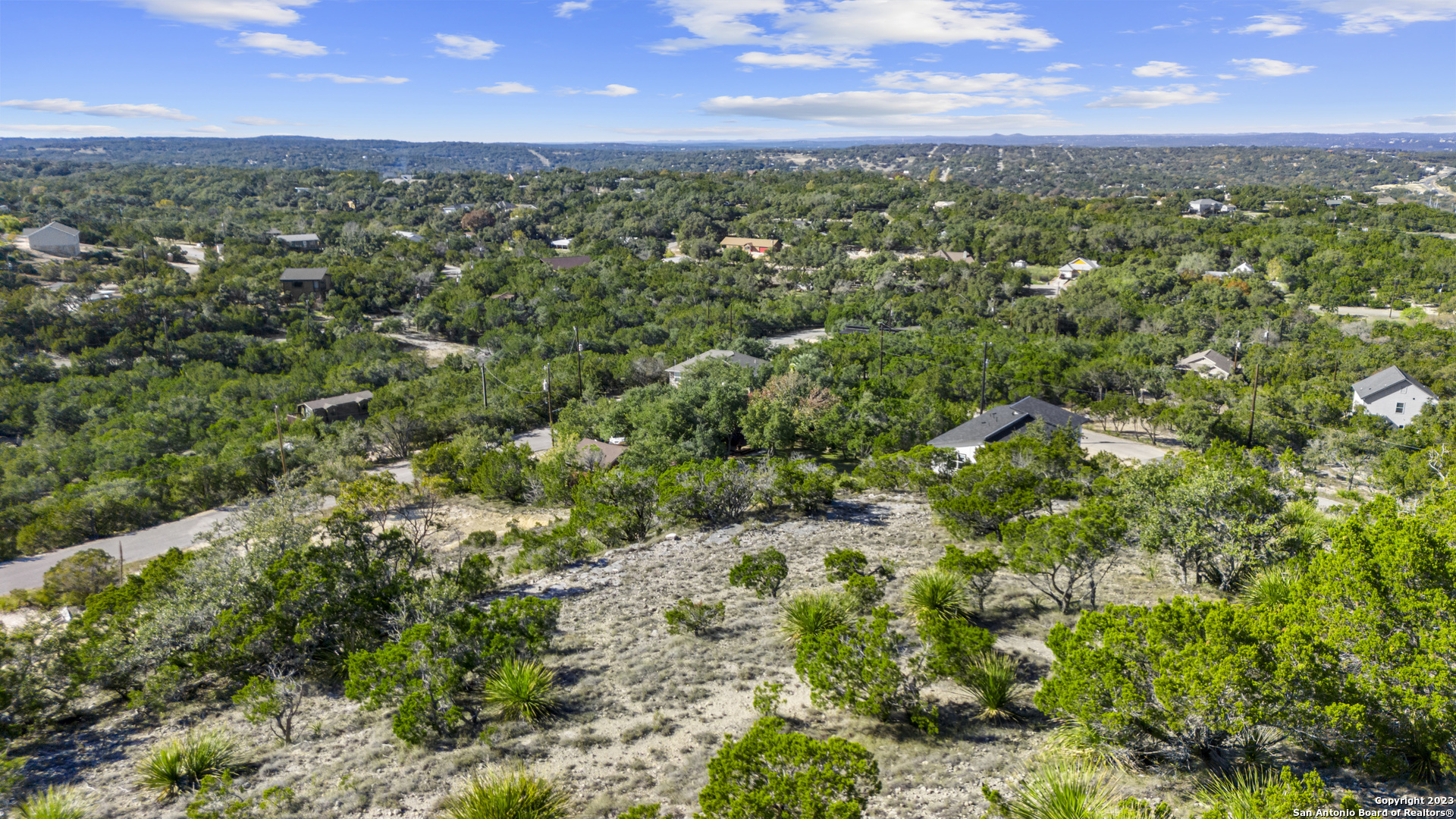 811 & 817 LEXINGTON PASS