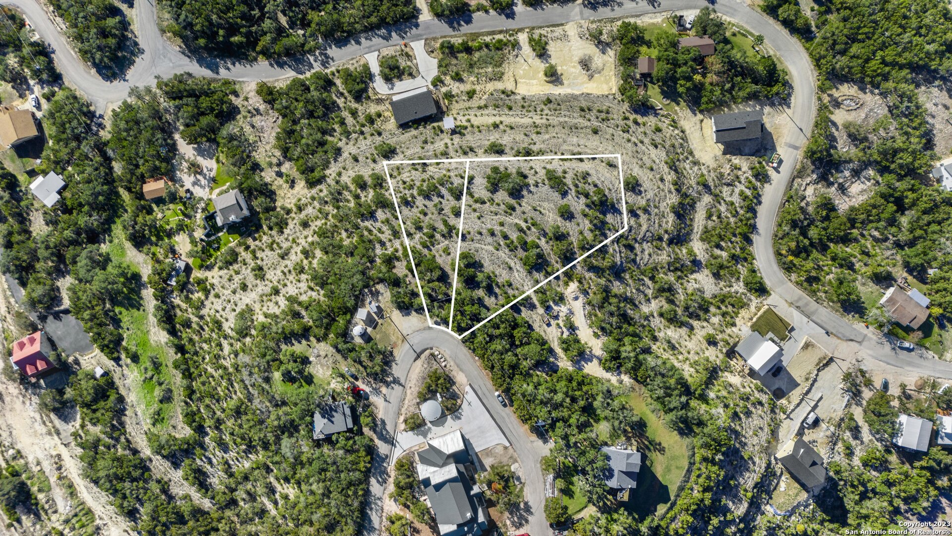 811 & 817 LEXINGTON PASS