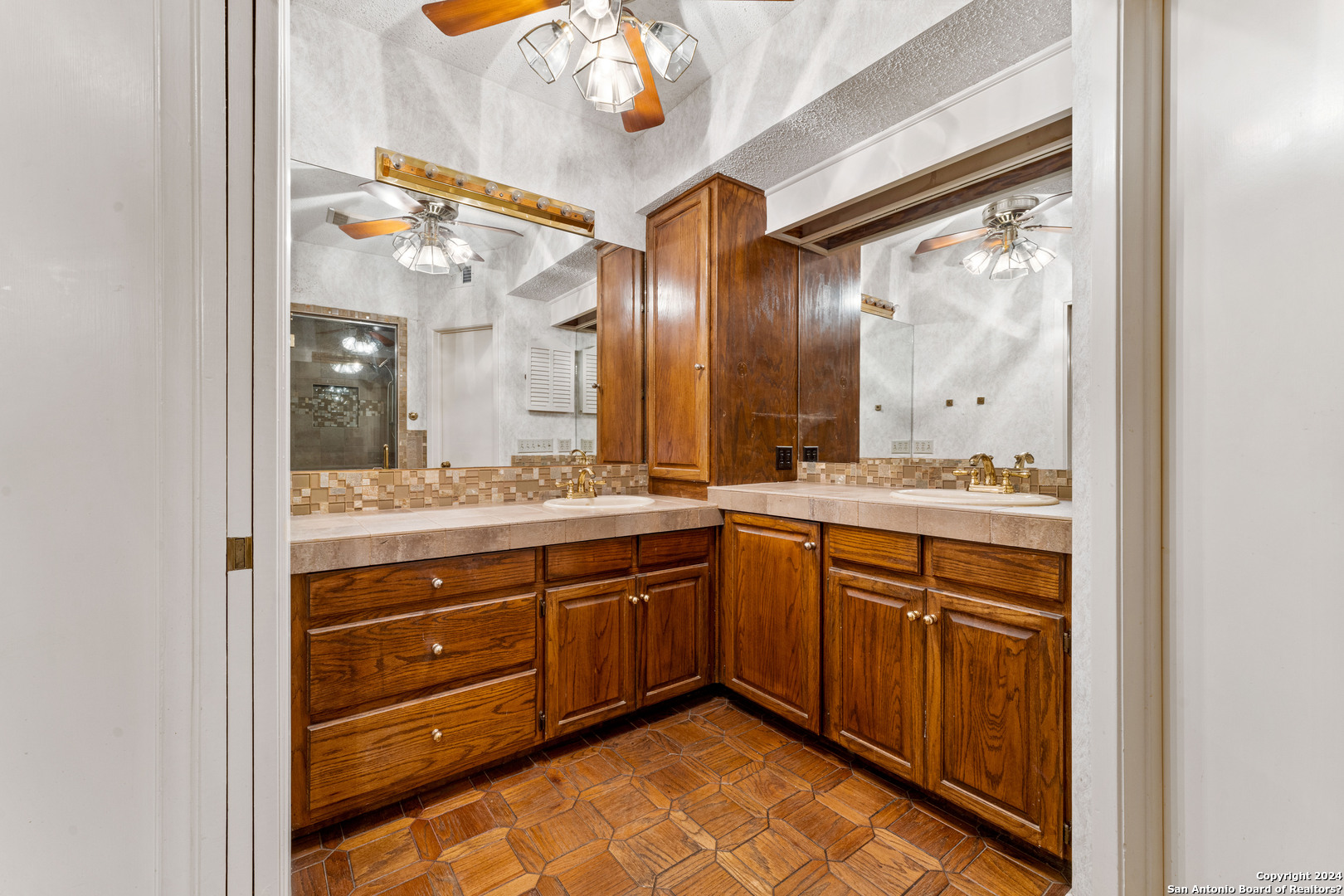 13707 BLUFFMONT