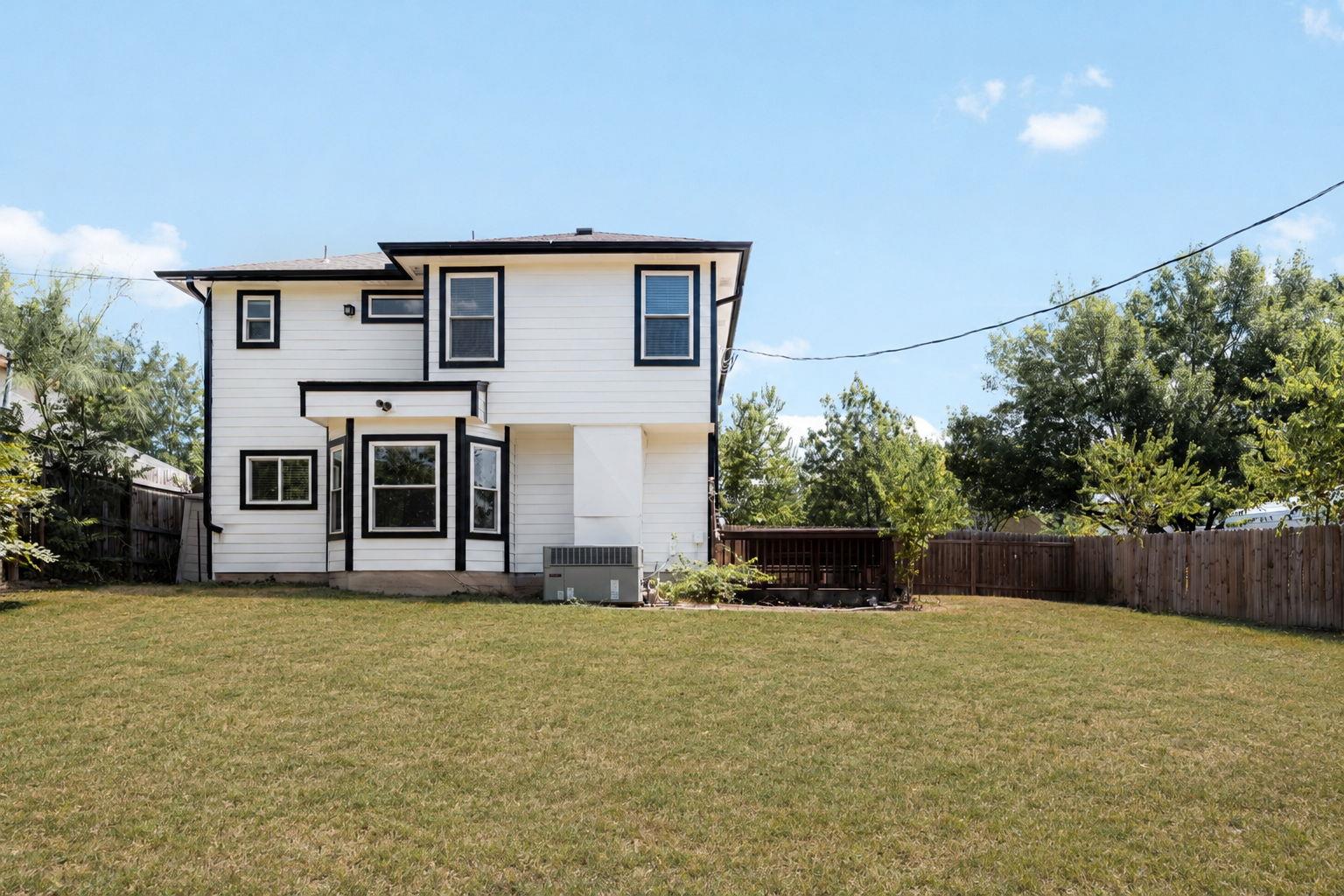 3205 Rockhurst LN