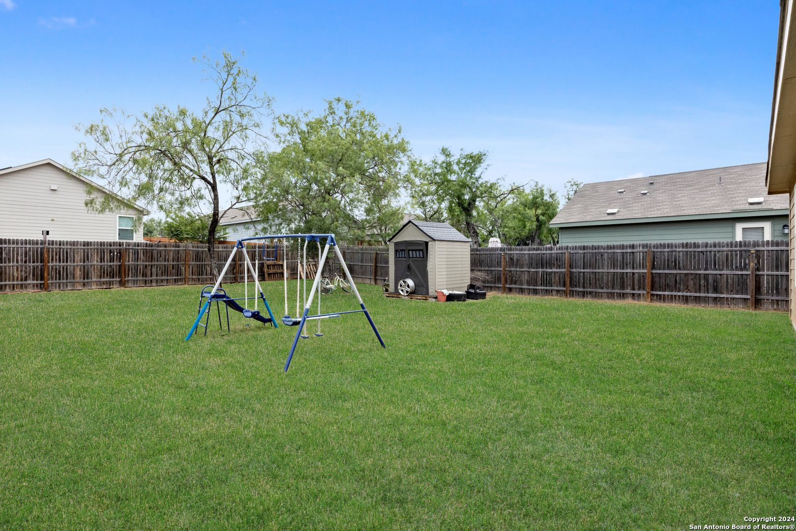 5915 LADY LN