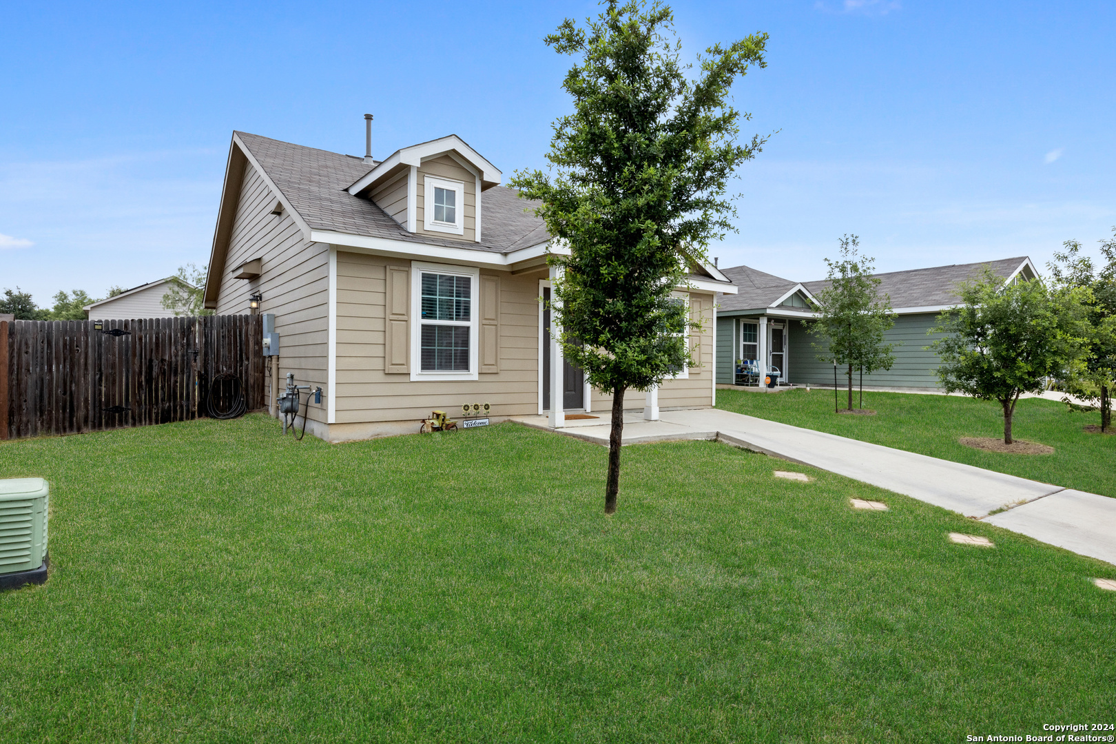 5915 LADY LN
