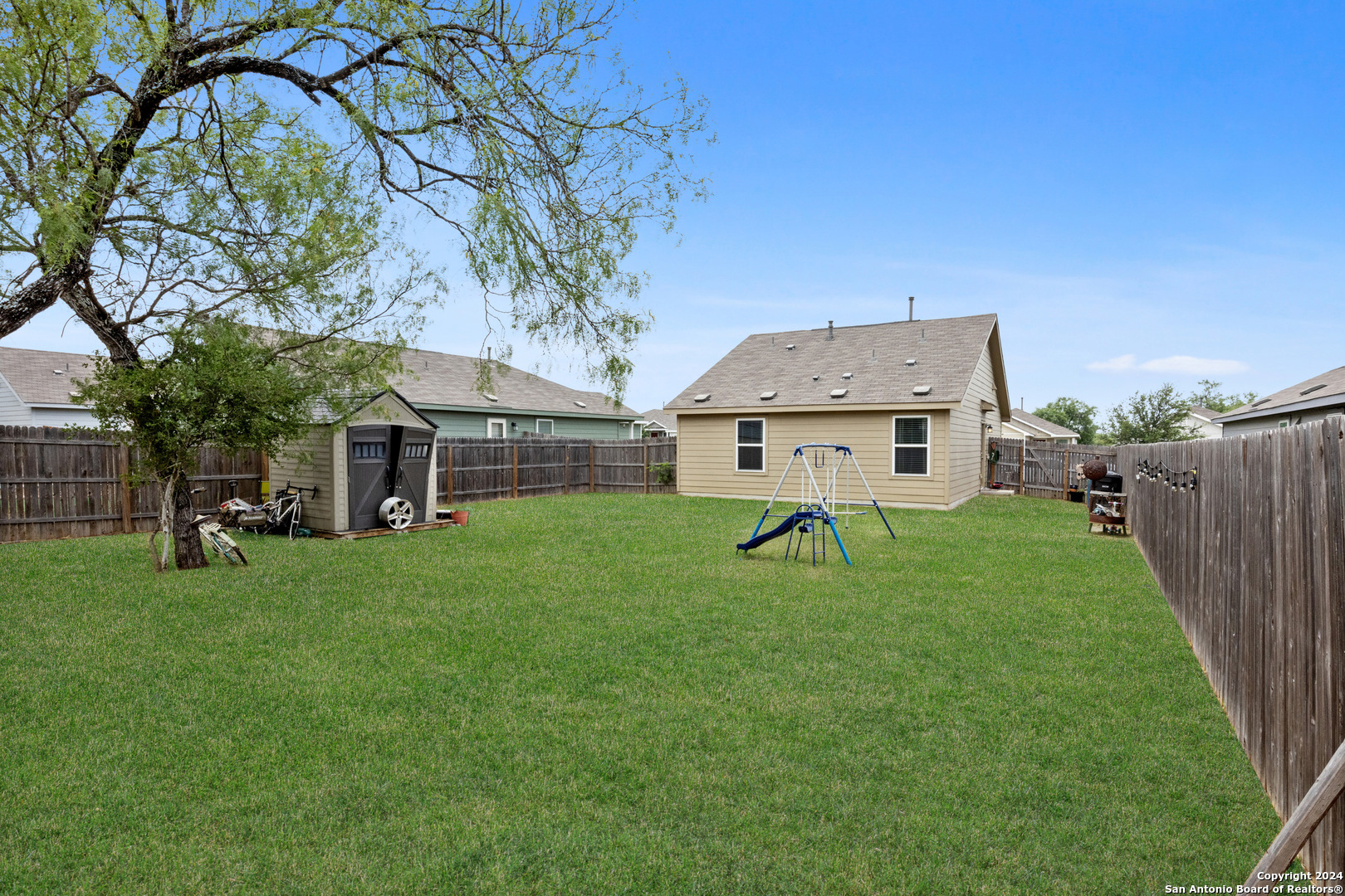 5915 LADY LN