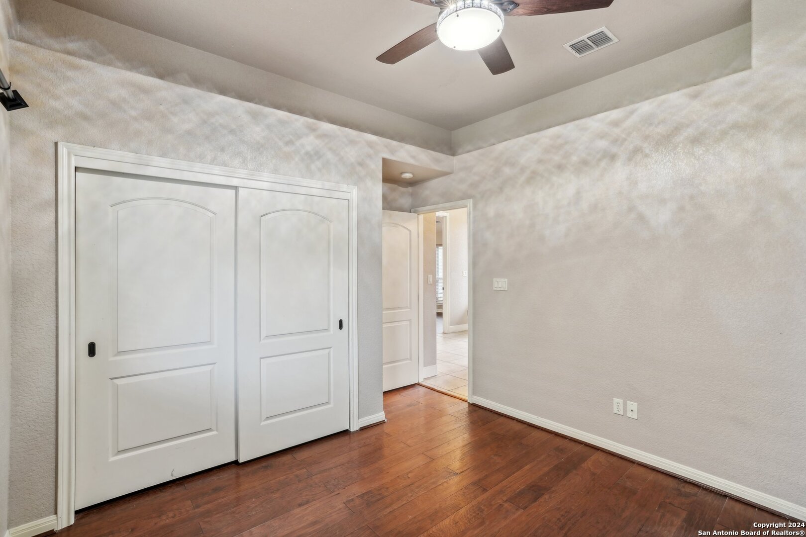 935 Divine Way