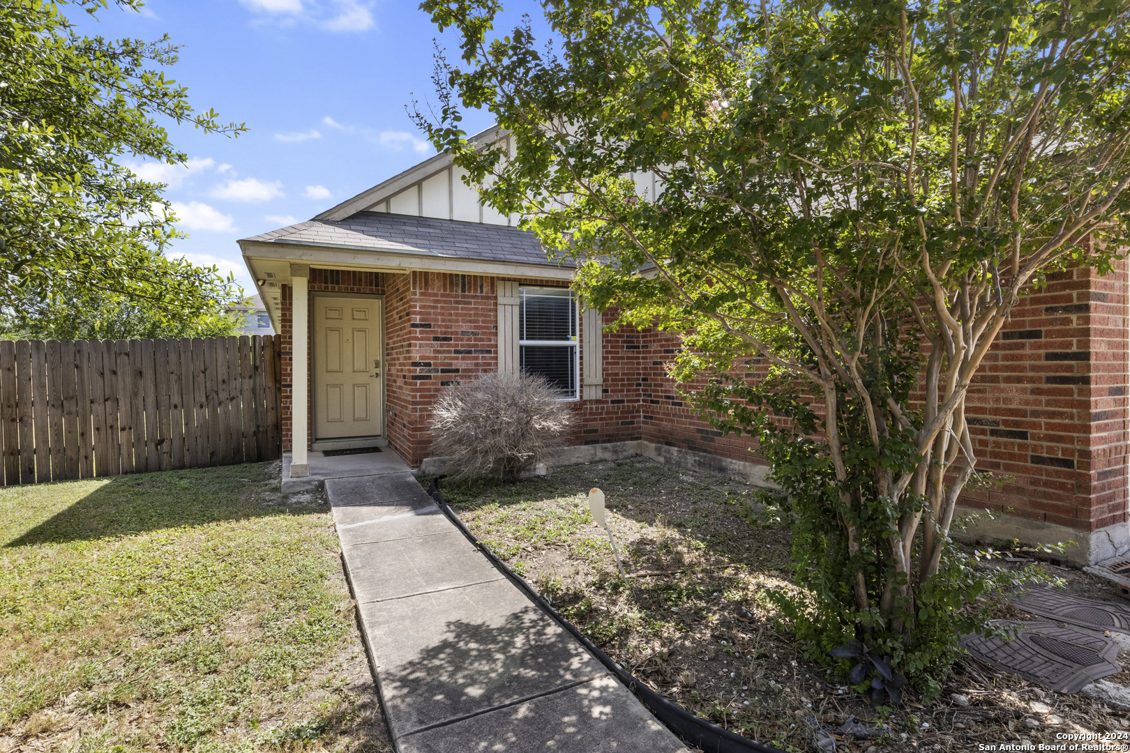 8602 LIMPKIN COURT