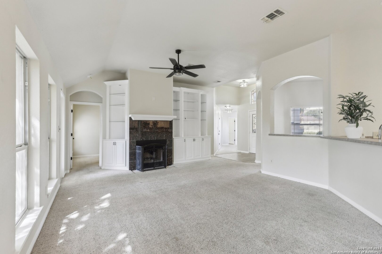 1221 LUCKENBACH