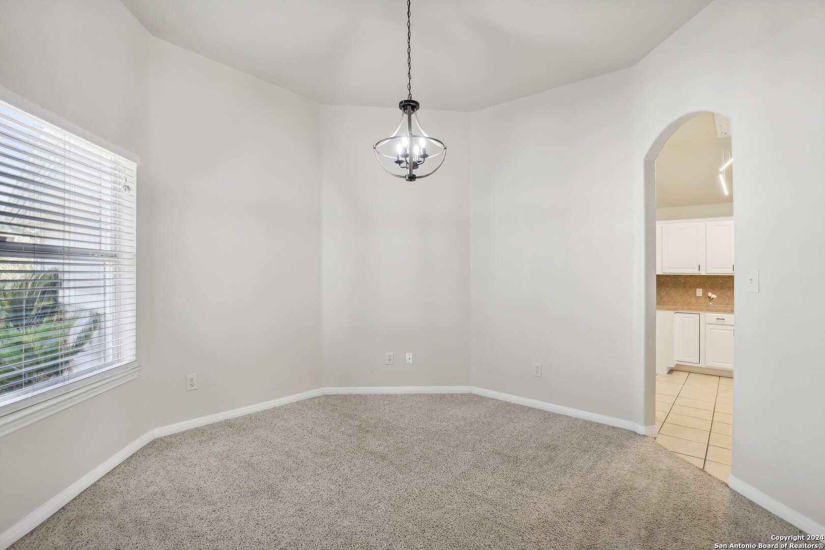 1221 LUCKENBACH