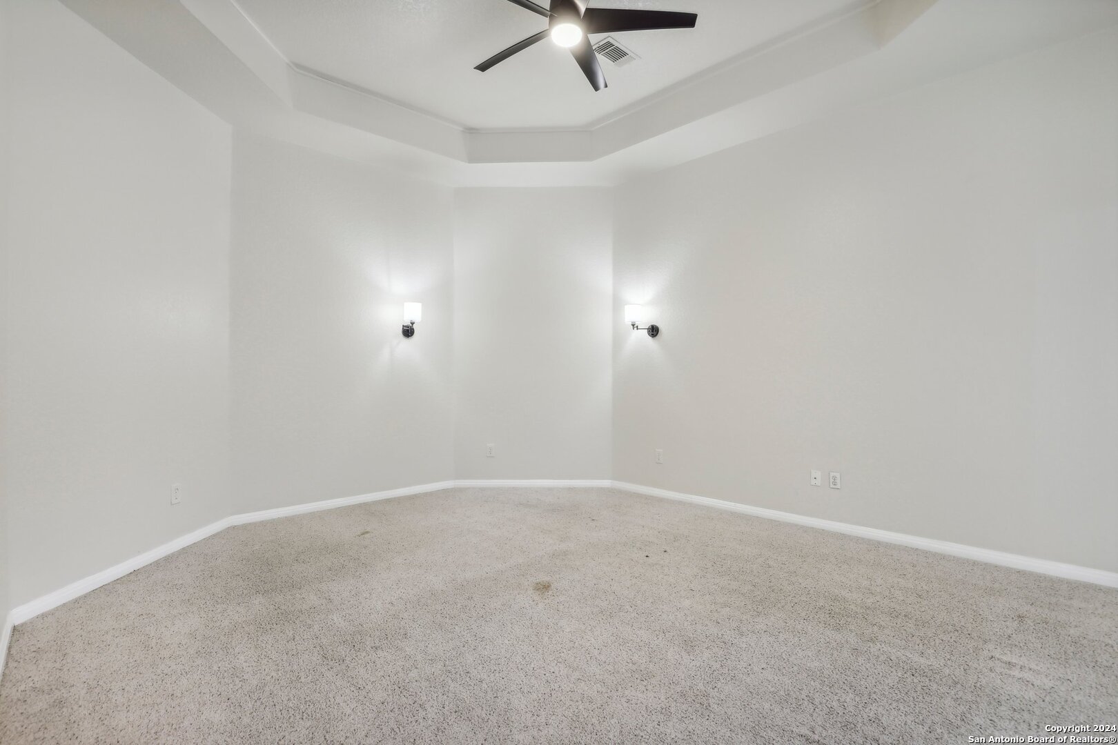 1221 LUCKENBACH