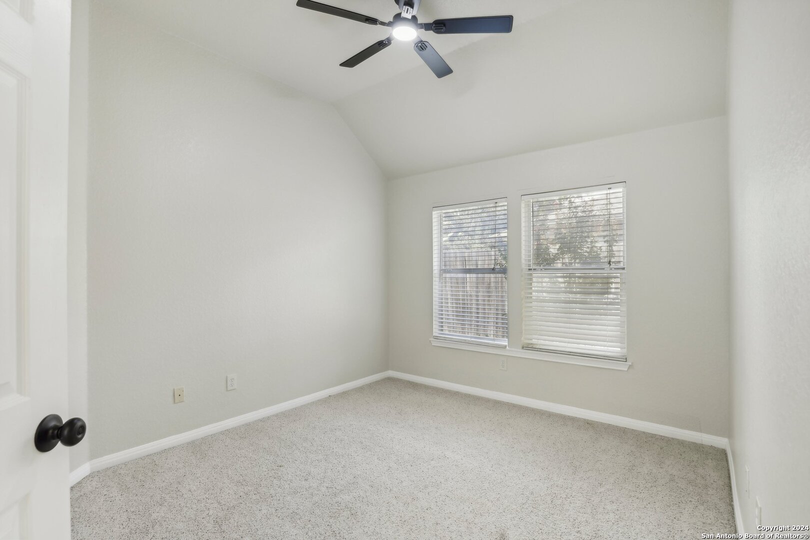 1221 LUCKENBACH