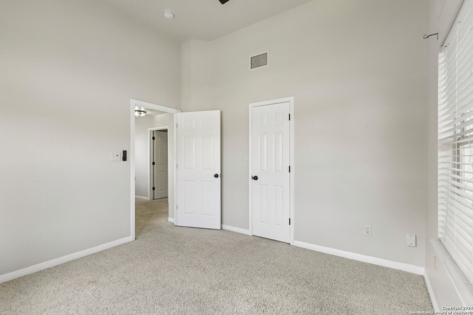1221 LUCKENBACH