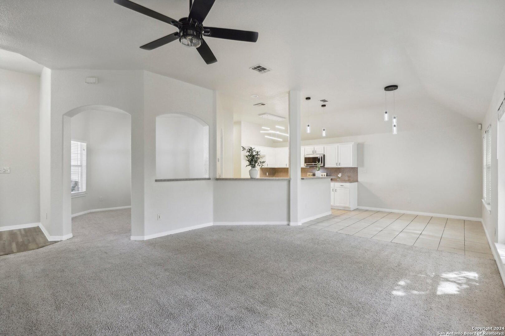 1221 LUCKENBACH