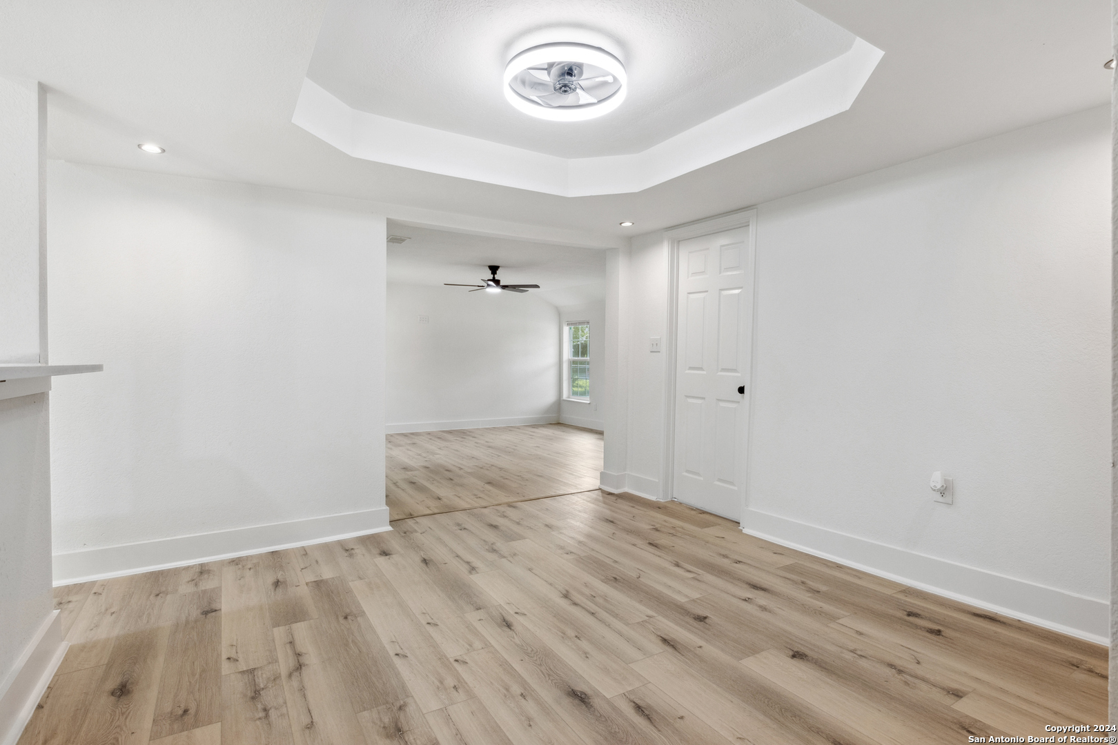 158 W PETALUMA BLVD