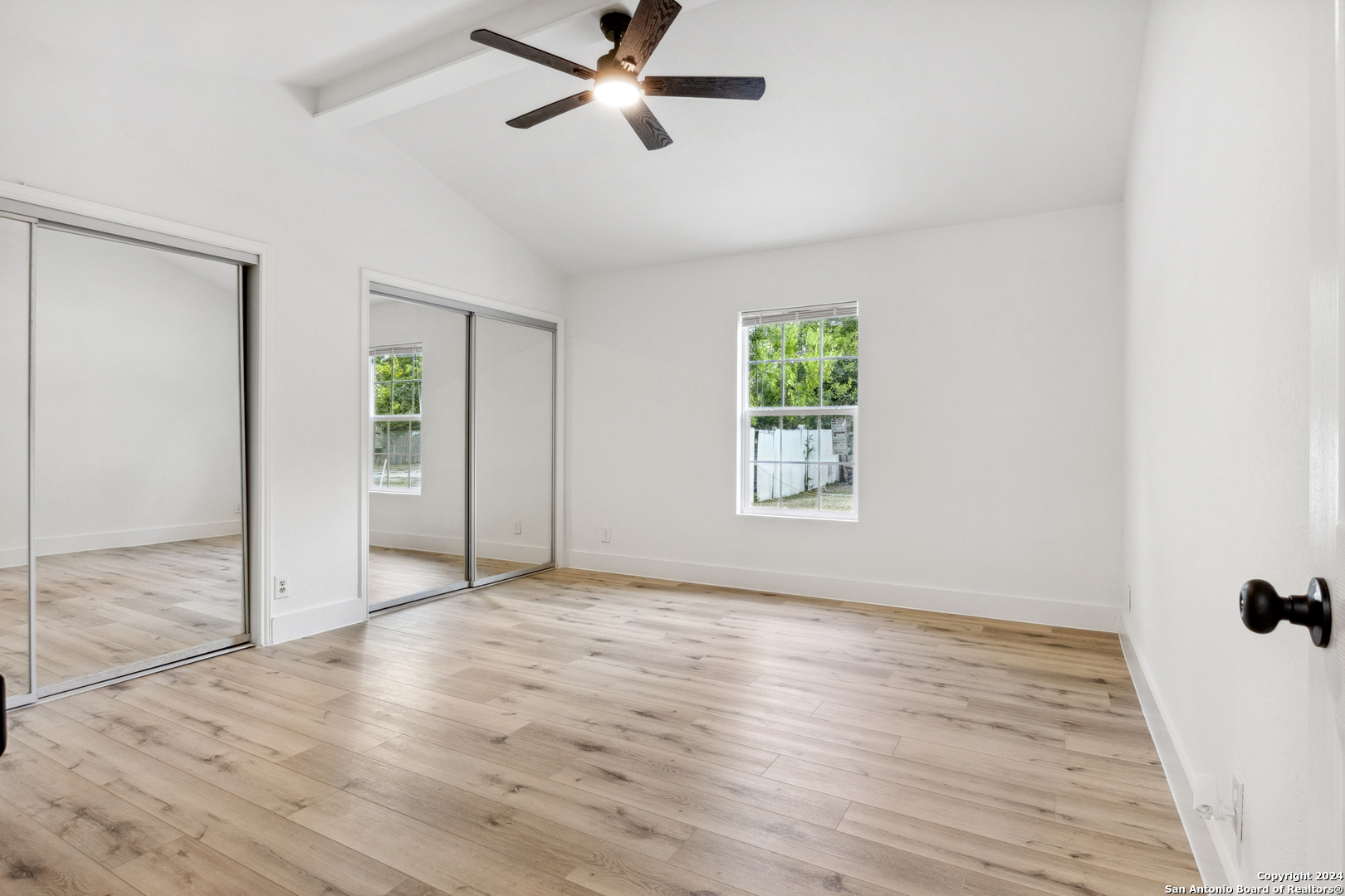 158 W PETALUMA BLVD