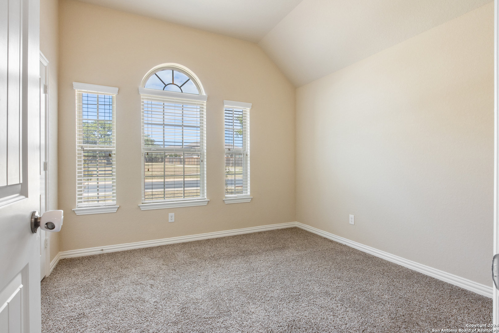 841 RACELAND RD