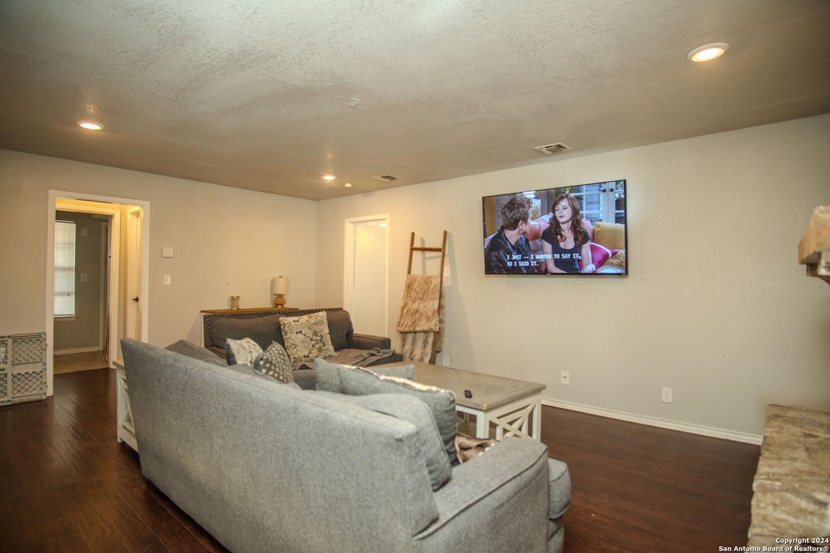 6723 VINELAND