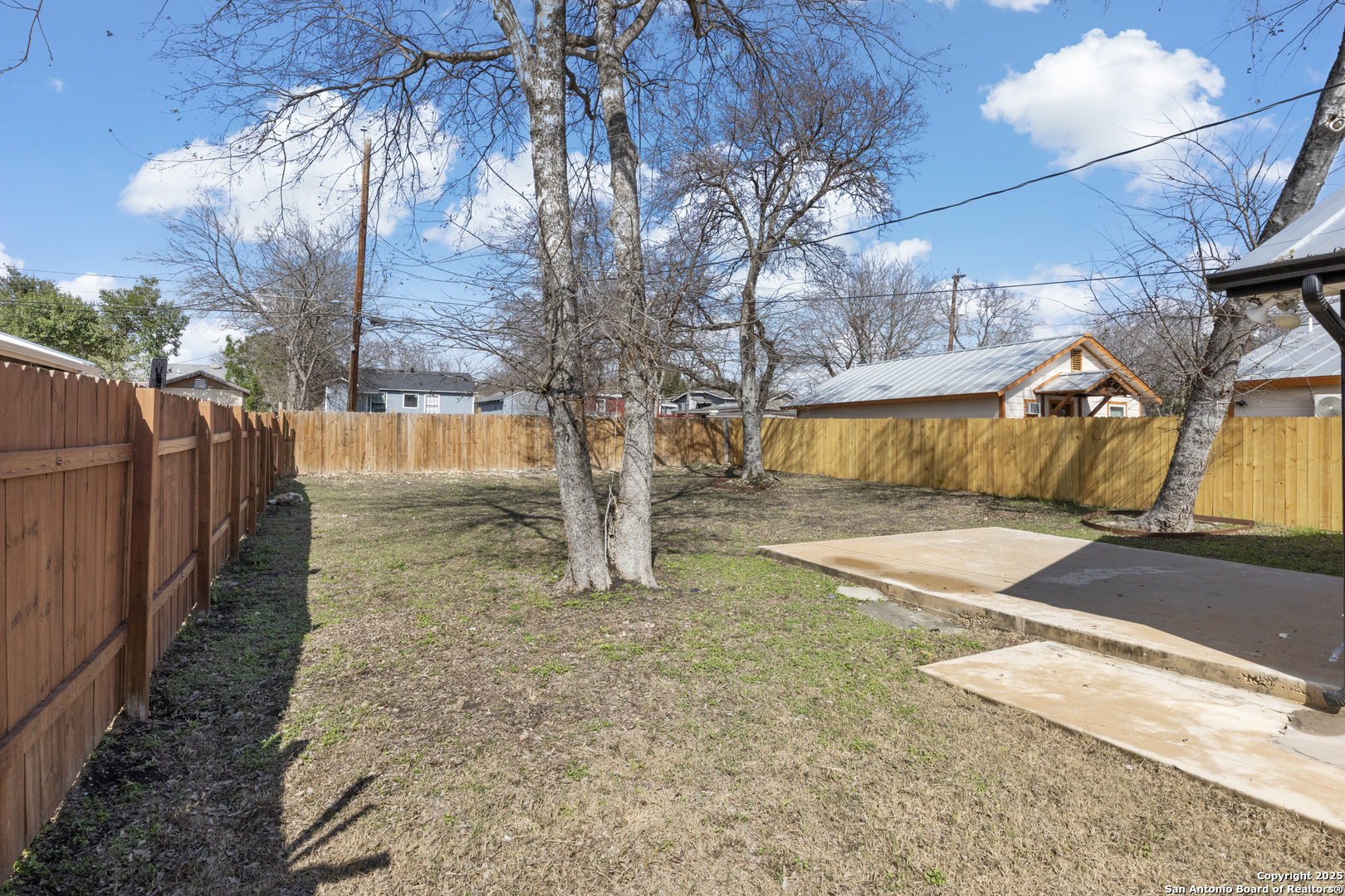 1131 W Hermosa