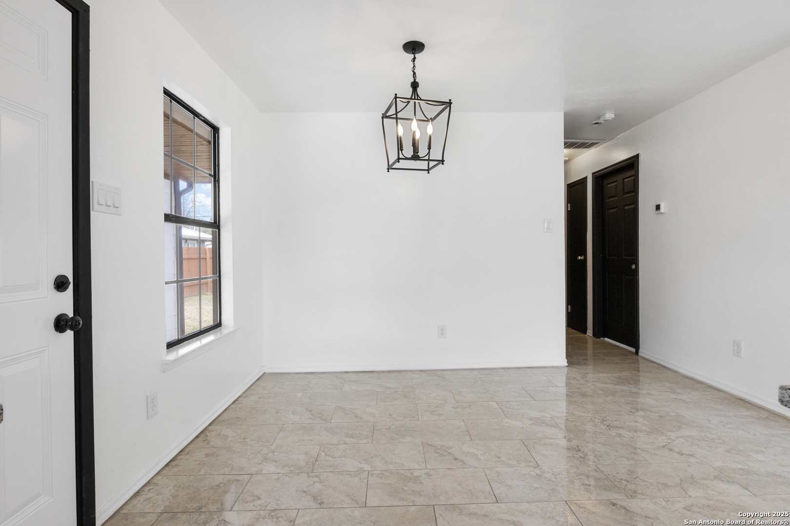 1131 W Hermosa
