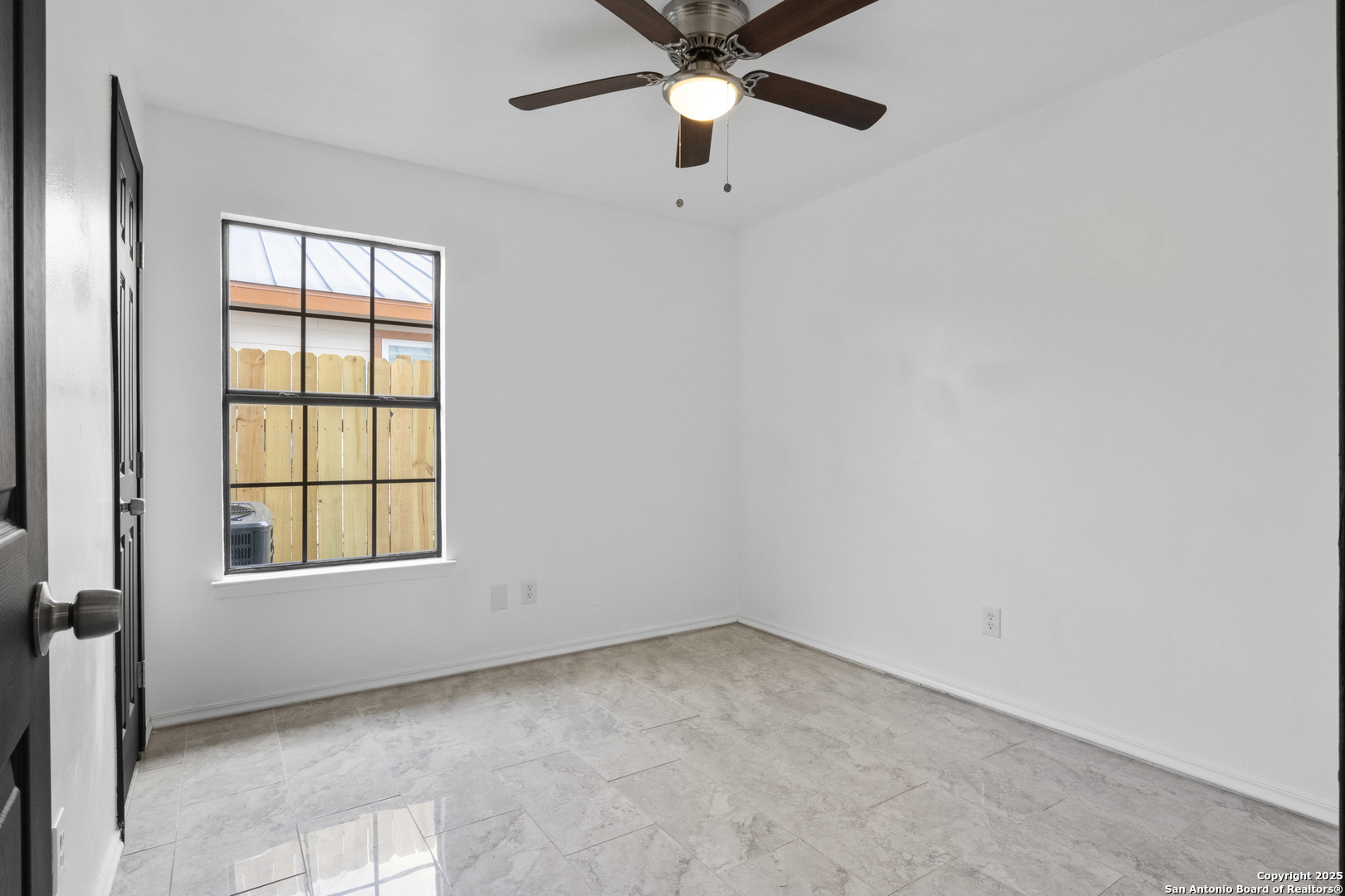 1131 W Hermosa