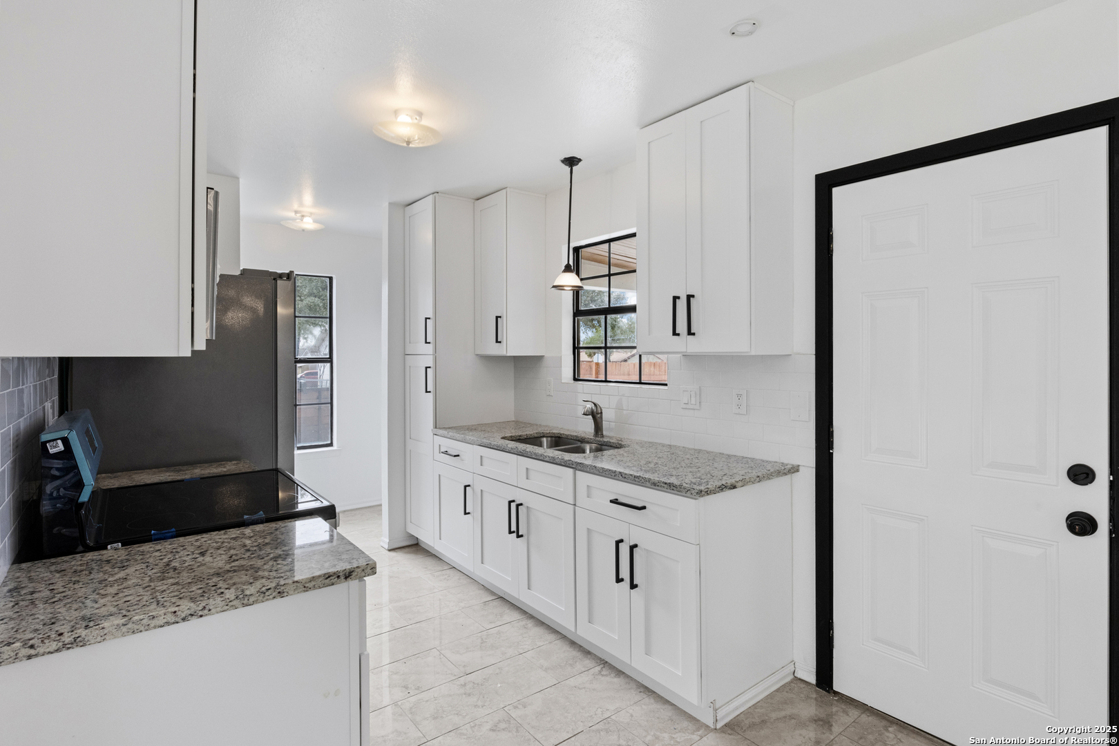 1131 W Hermosa
