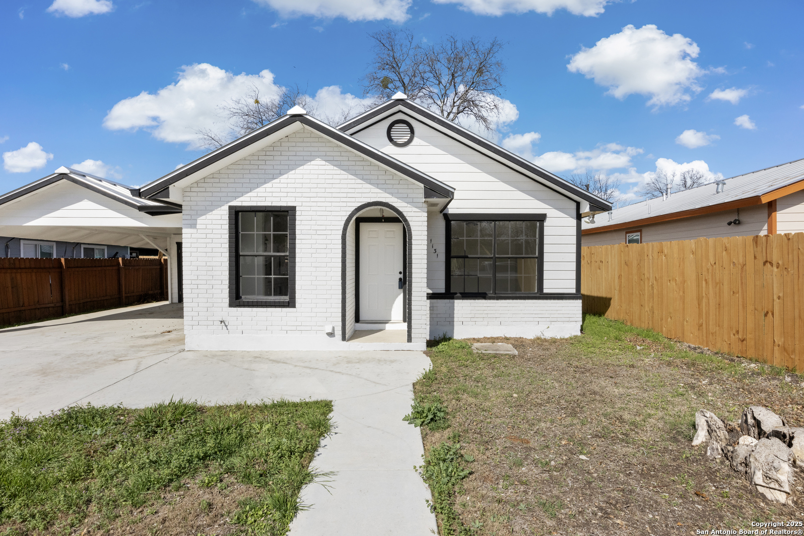 1131 W Hermosa