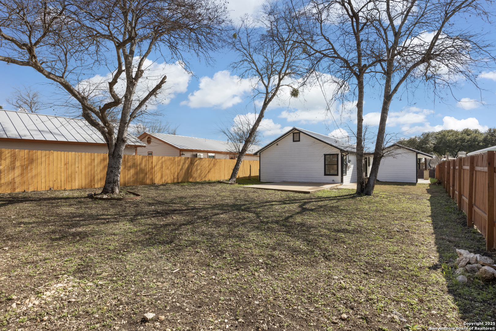 1131 W Hermosa