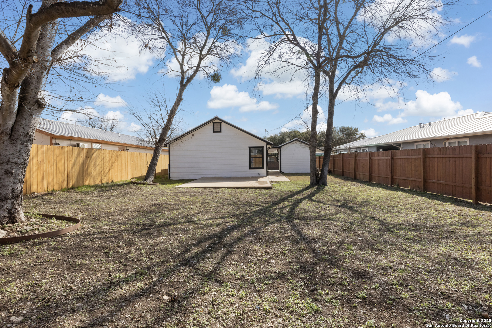 1131 W Hermosa