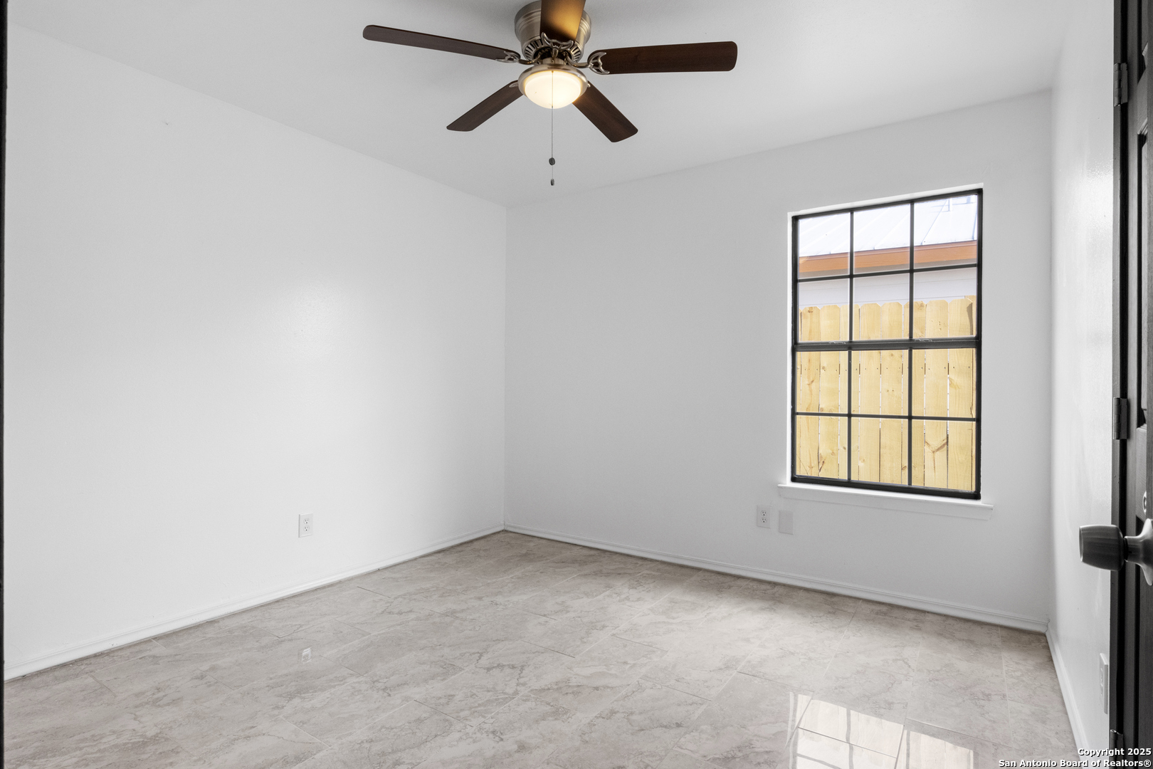 1131 W Hermosa