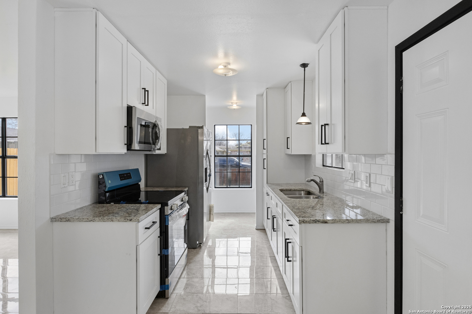 1131 W Hermosa
