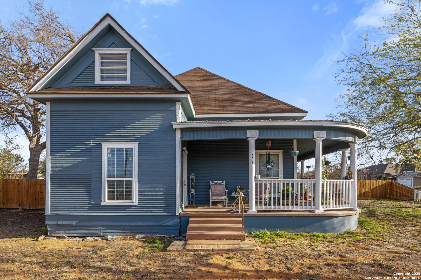 421 E Rio Grande