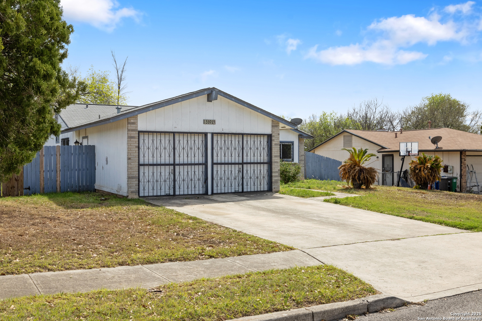 5102 Ivanhoe