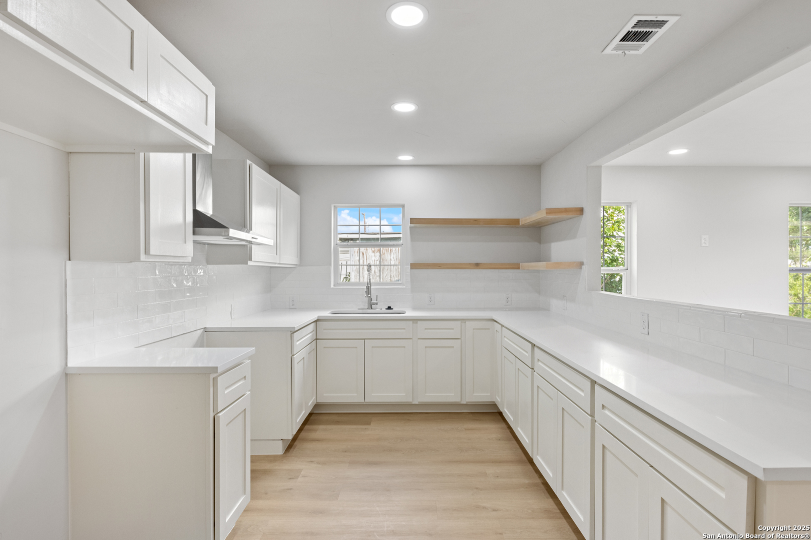114 E Mayfield