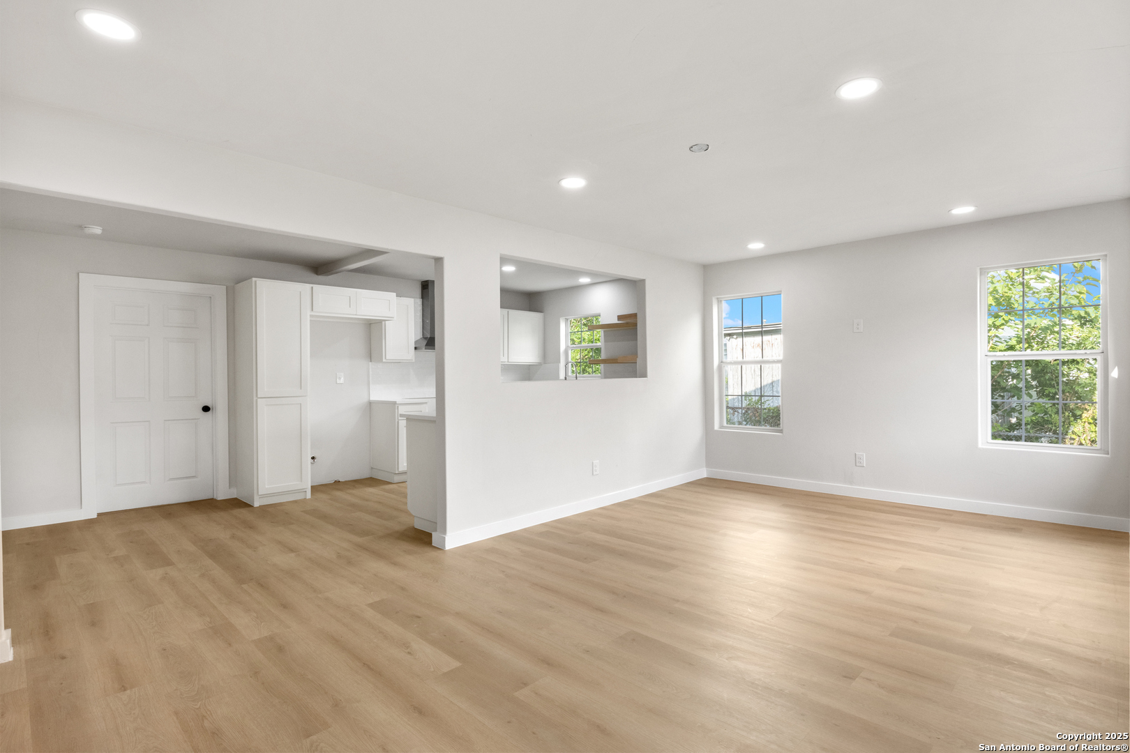 114 E Mayfield