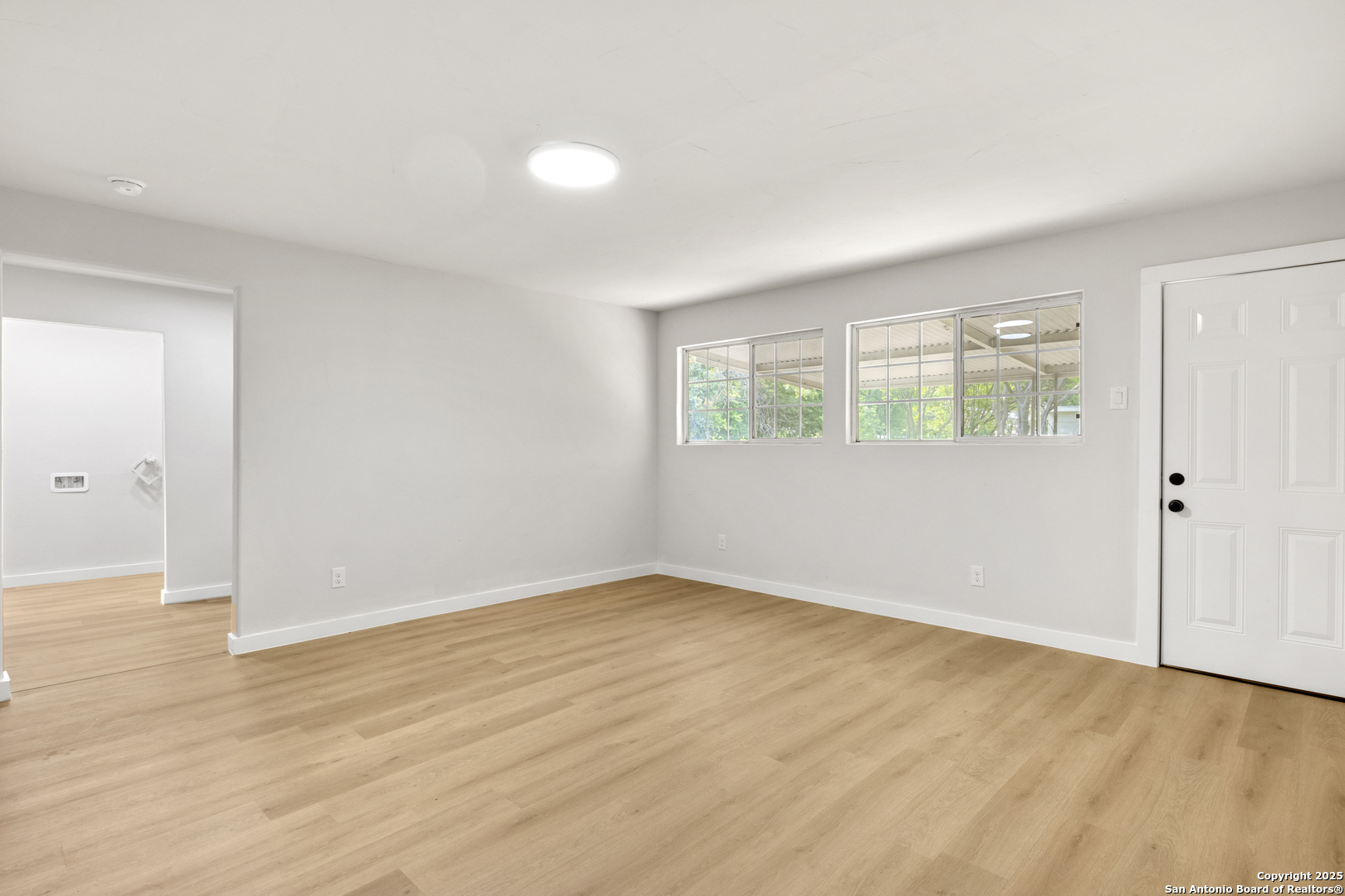 114 E Mayfield