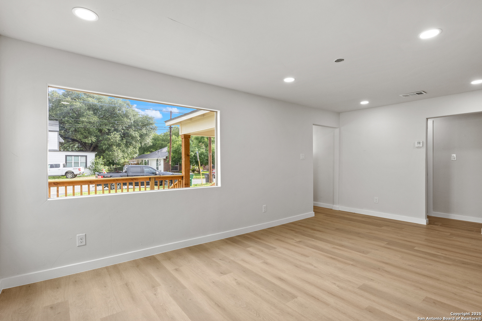 114 E Mayfield