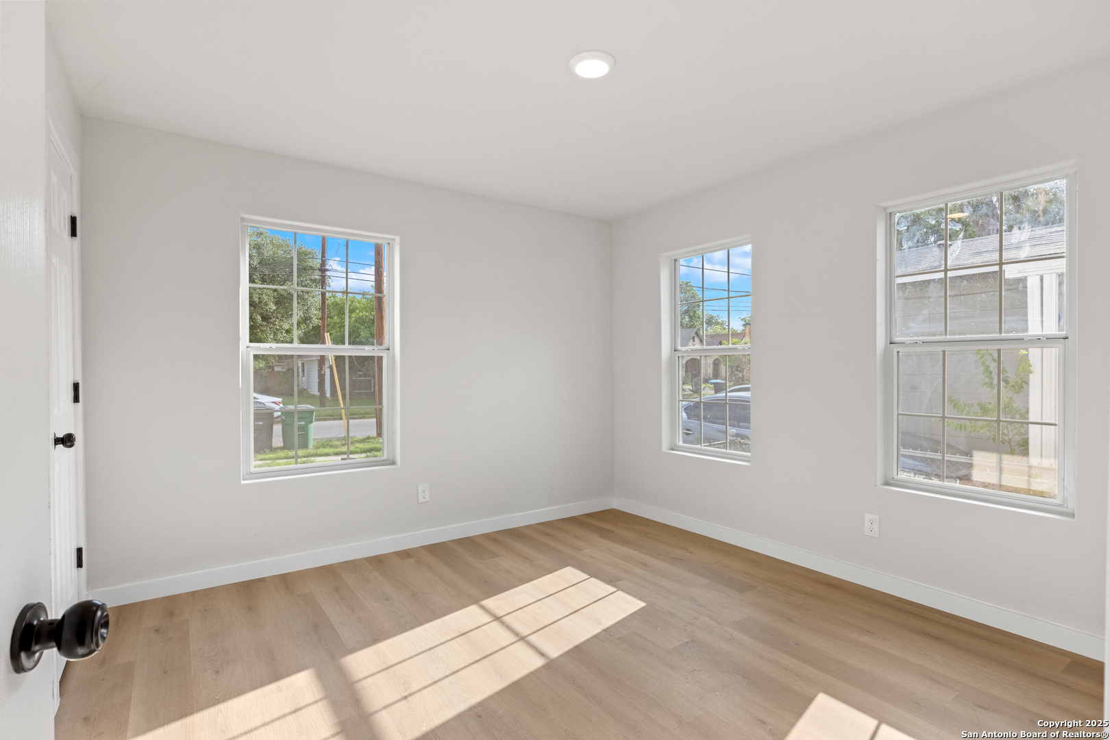 114 E Mayfield