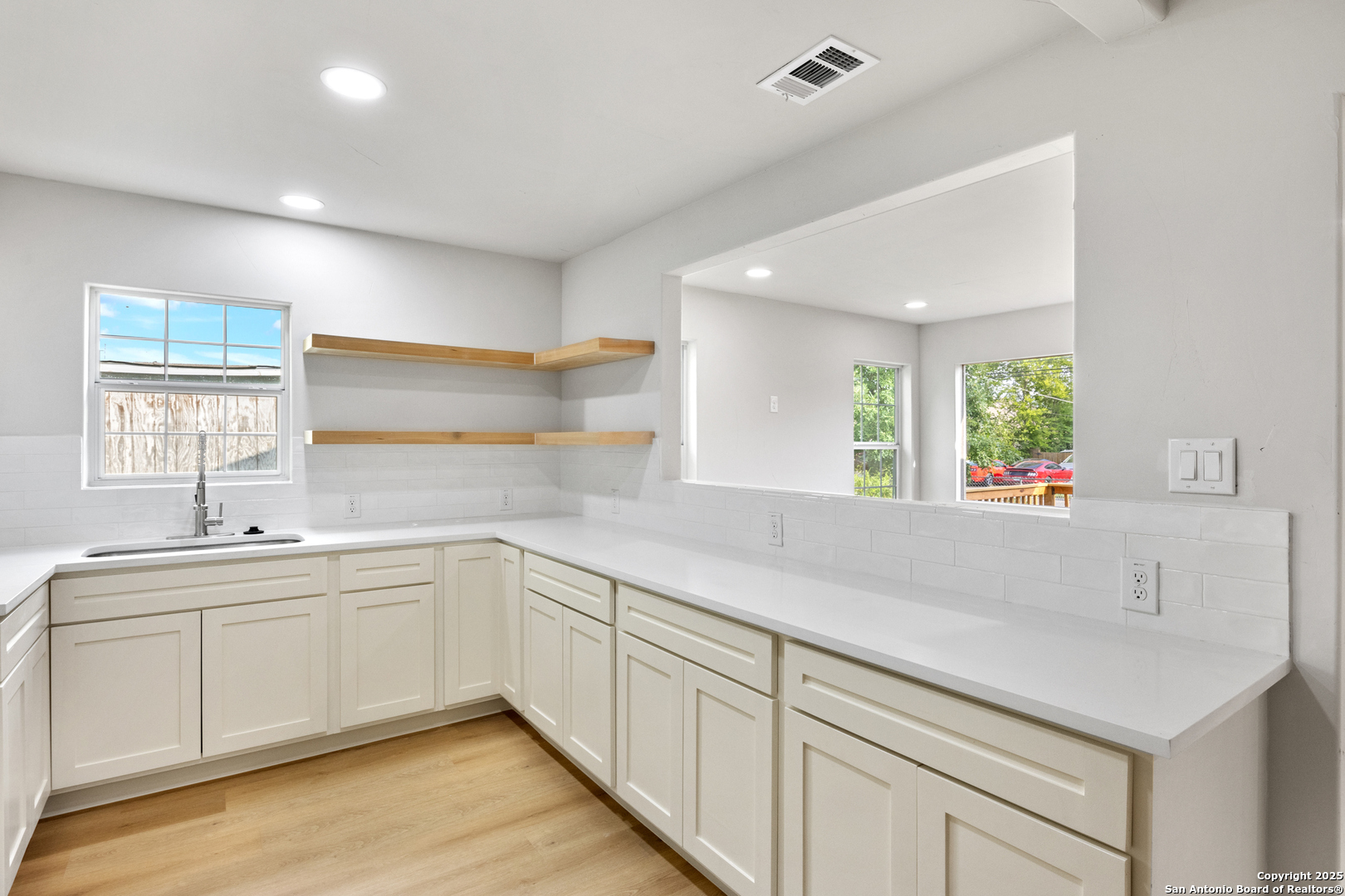 114 E Mayfield