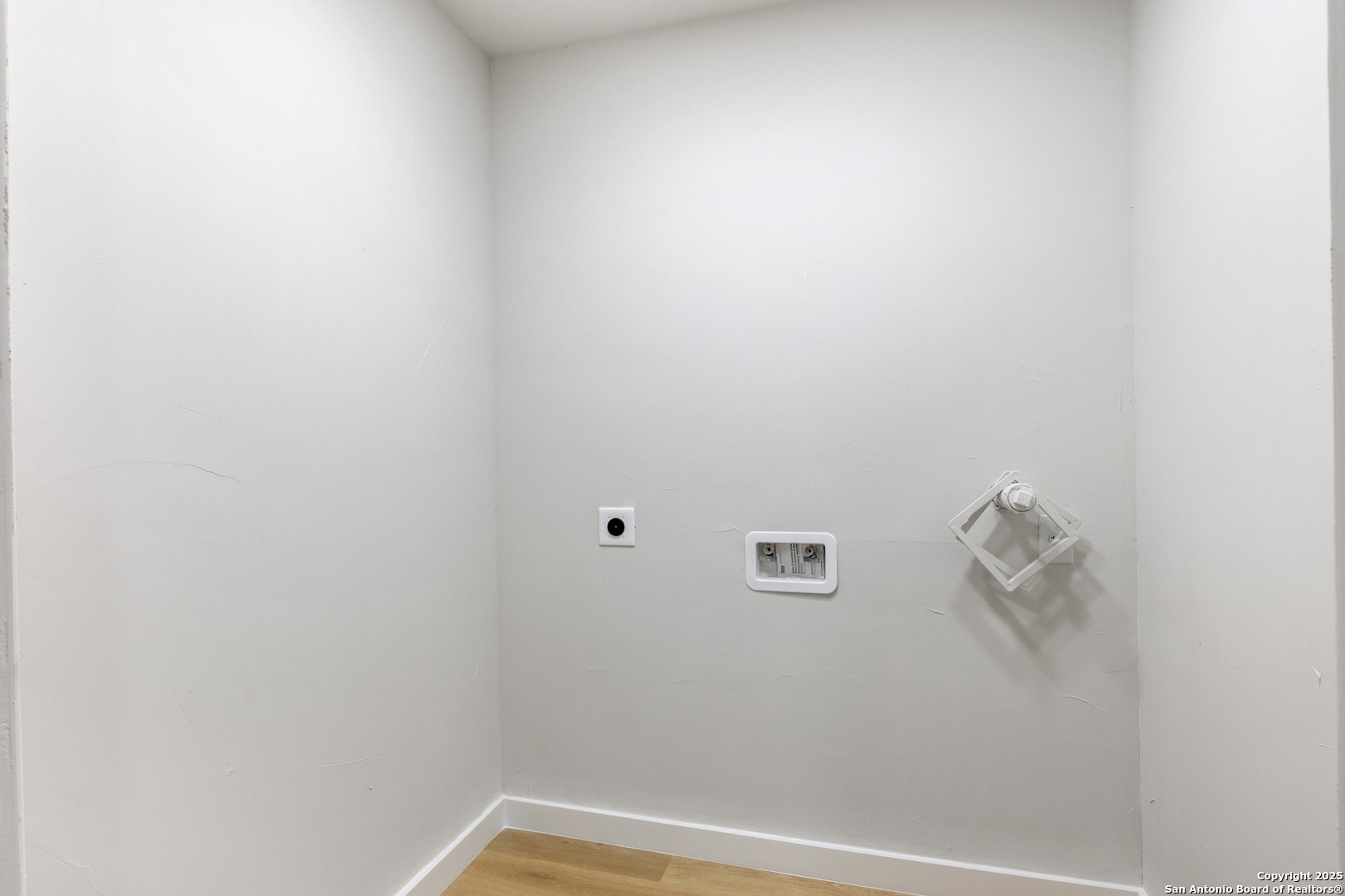 114 E Mayfield